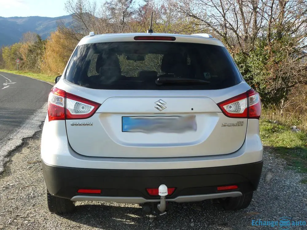 Echange Suzuki SX4 Cross Privilège DDIS contre petit 4X4 en parfait état