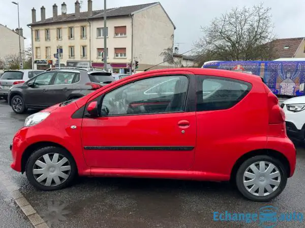 PEUGEOT 107  1.0e 12V 68ch BLUE LION 2-Tronic Trendy