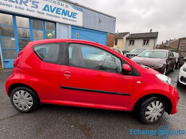 PEUGEOT 107  1.0e 12V 68ch BLUE LION 2-Tronic Trendy