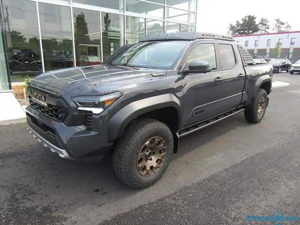 TOYOTA TACOMA