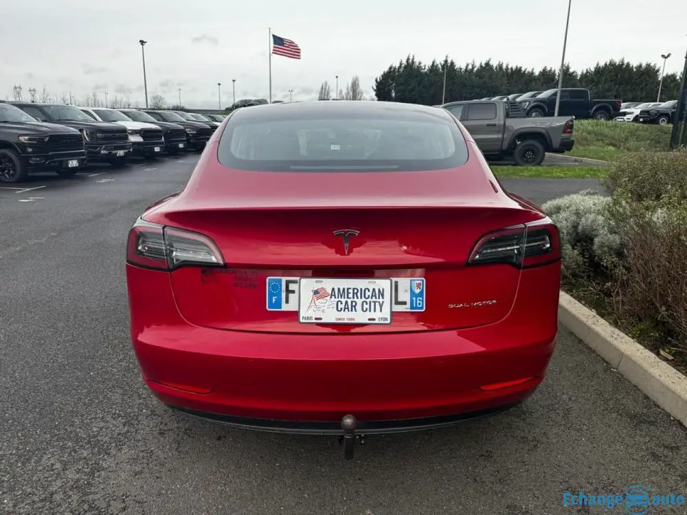 TESLA MODEL 3