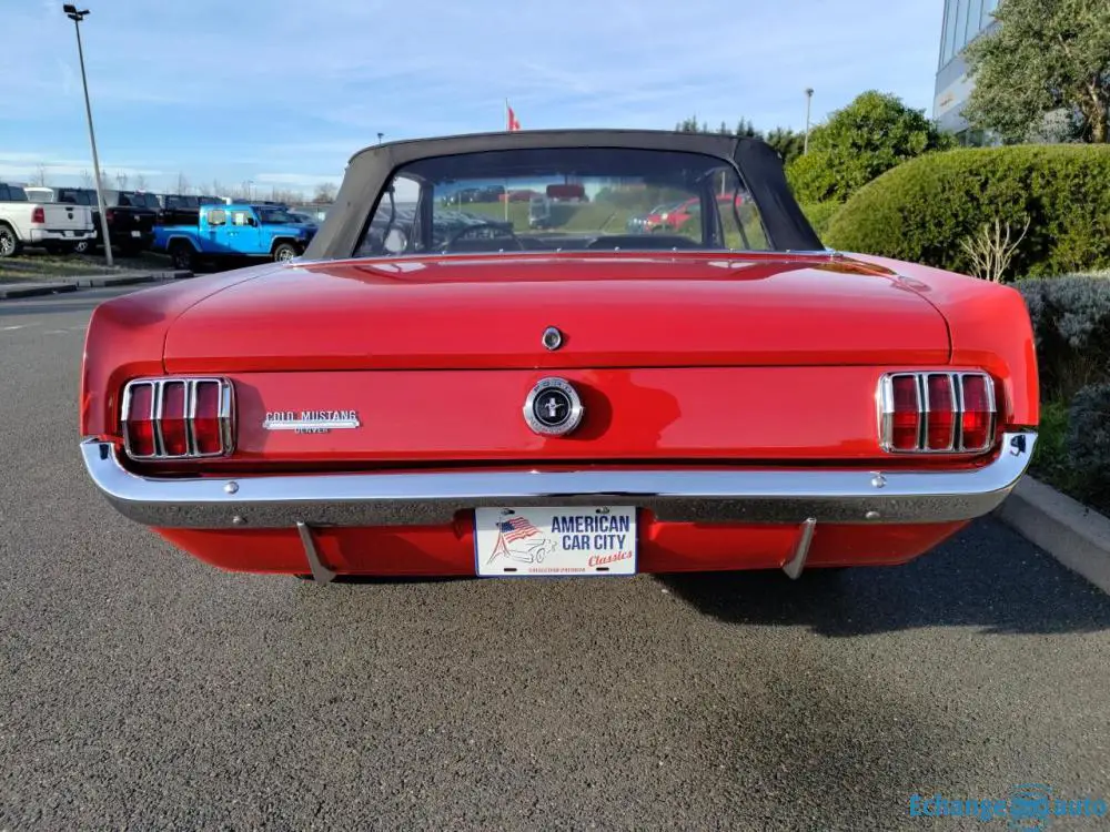FORD MUSTANG CABRIOLET