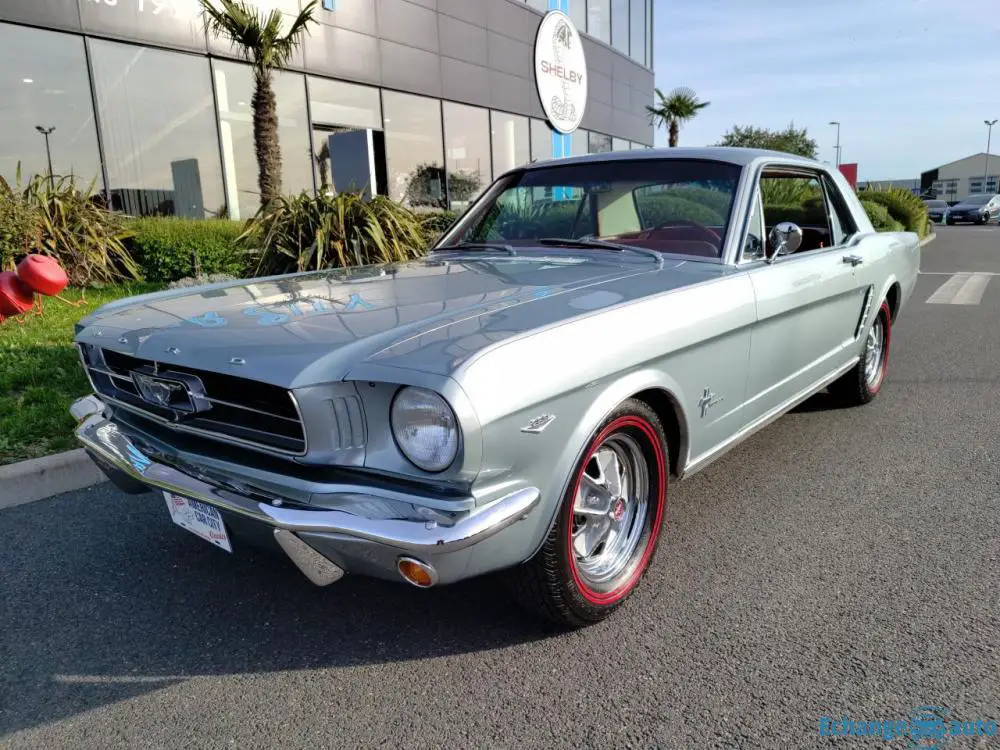 FORD MUSTANG