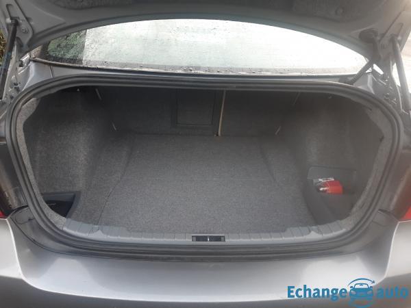 B.M.W. SERIE 3 318d 143 ch Edition Confort A