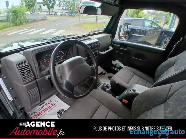 Jeep WRANGLER 1 4.0i 12V L6 SAHARA BVM5