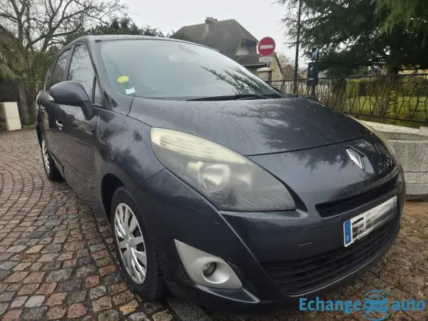 RENAULT MEGANE SCENIC  DCI 110 FAP ECO2 7 places