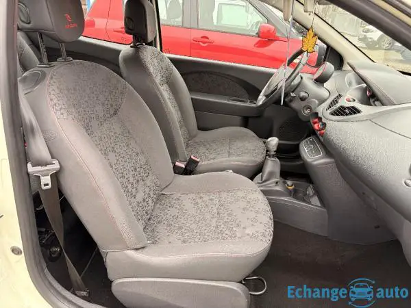 RENAULT TWINGO II 1.2i 75ch Rip Curl