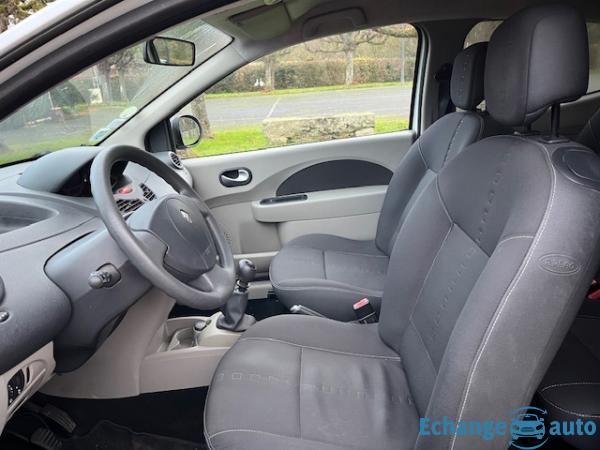 RENAULT TWINGO II 1.2 16v 75 eco2 NightetDay