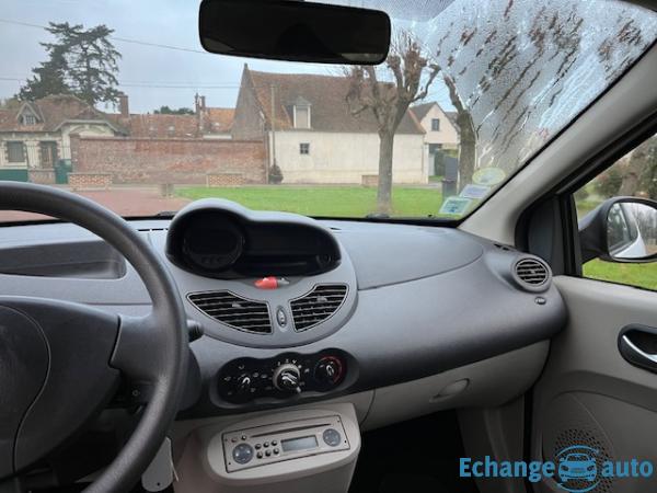 RENAULT TWINGO II 1.2 16v 75 eco2 NightetDay