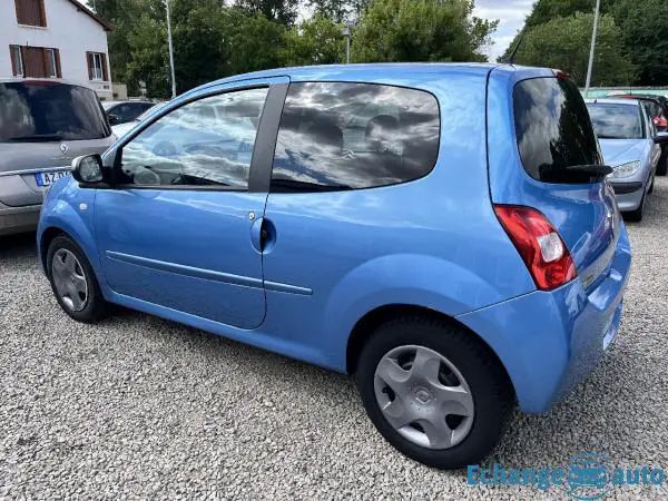 RENAULT TWINGO II 1.2i 75ch NightetDay