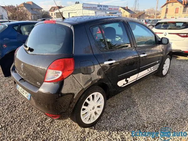 RENAULT CLIO III TCE 100 NightetDay