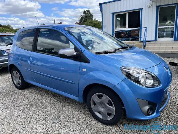 RENAULT TWINGO II 1.2i 75ch NightetDay