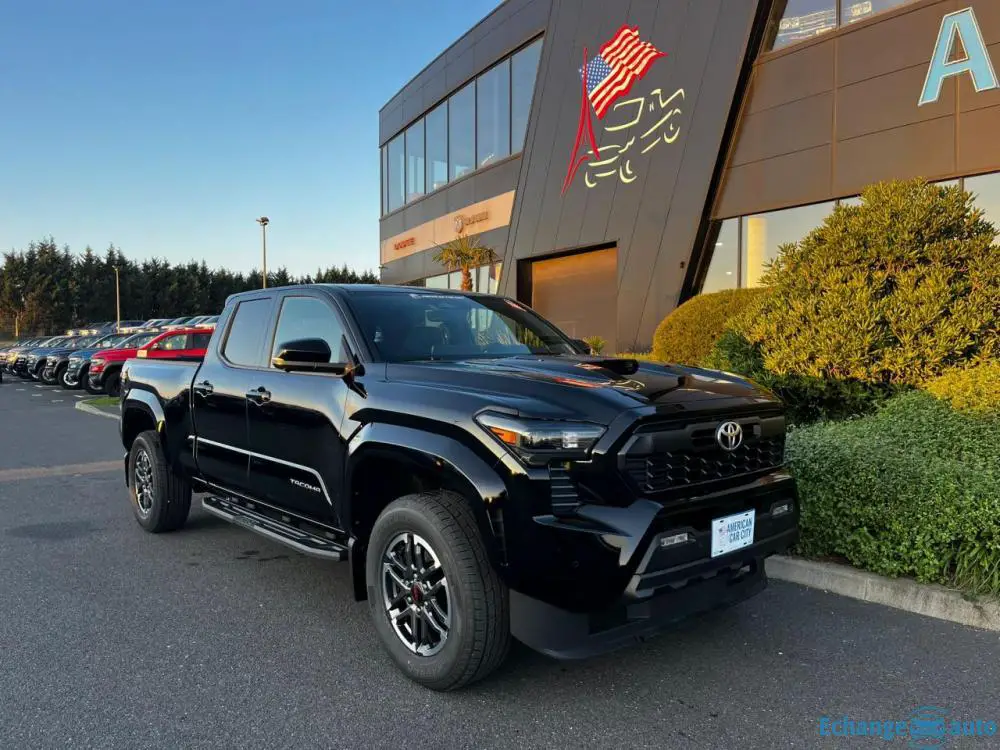 TOYOTA TACOMA