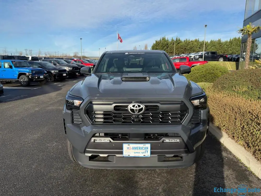 TOYOTA TACOMA