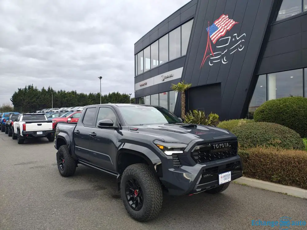 TOYOTA TACOMA