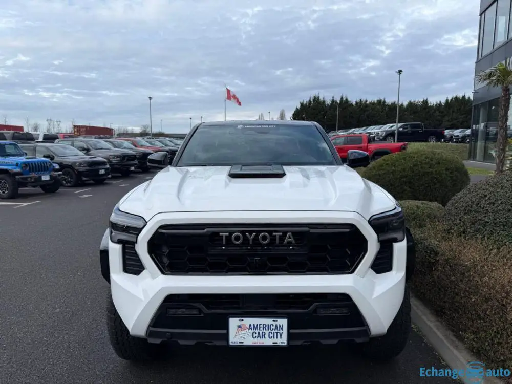 TOYOTA TACOMA