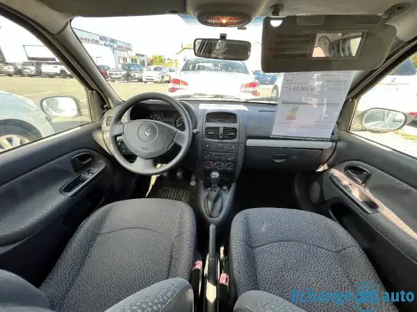 RENAULT CLIO II 1.2i Campus Authentique