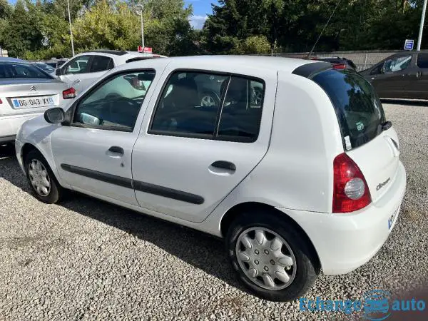 RENAULT CLIO II 1.2i Campus Authentique