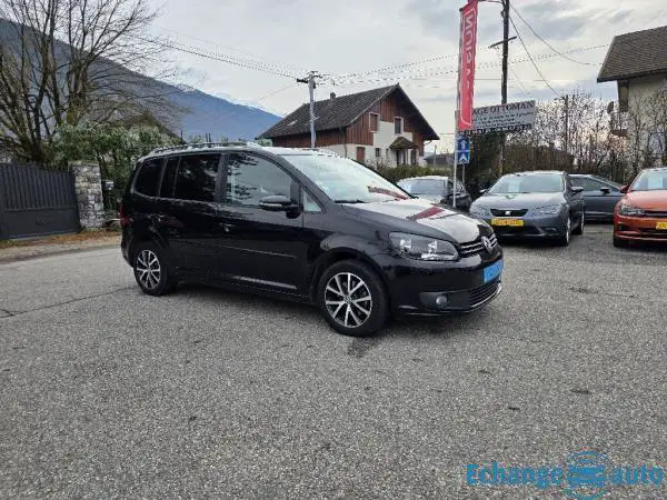 VOLKSWAGEN TOURAN 1.6TDI 105cv Confortline 1°main