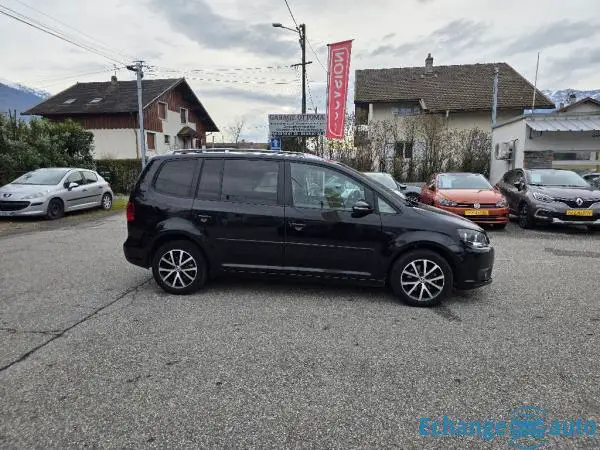 VOLKSWAGEN TOURAN 1.6TDI 105cv Confortline 1°main