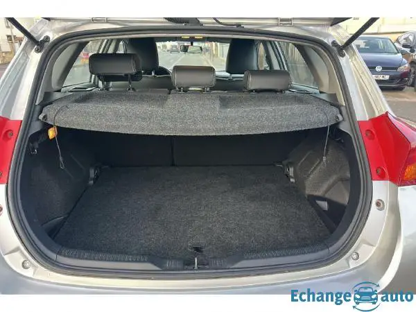 TOYOTA AURIS Hybride 136h LOUNGE CUIR BVA