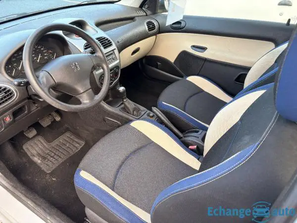 PEUGEOT 206 1.4i Pop Art Clim