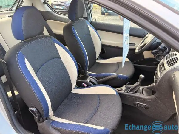 PEUGEOT 206 1.4i Pop Art Clim