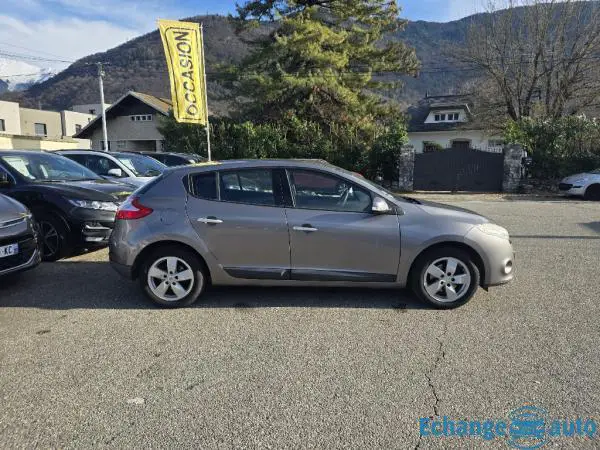 RENAULT MEGANE III TCE 130cv Dynamique