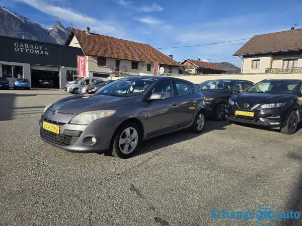 RENAULT MEGANE III TCE 130cv Dynamique