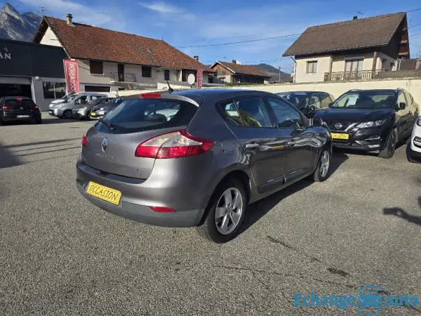 RENAULT MEGANE III TCE 130cv Dynamique