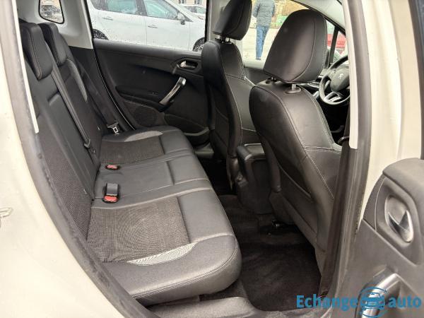 PEUGEOT 2008 1.6 HDI 115 Allure