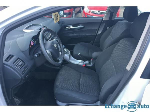 TOYOTA AURIS Hybride 136h Executive Connect