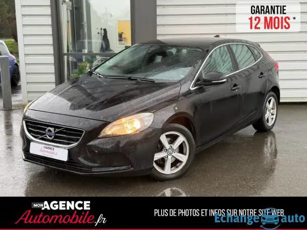 Volvo V40 D2 2.0 120 Ch 5 CYLINDRES MOMENTUM BUSINESS DISTRIBUTION 2024 / GARANTIE 12 MOIS