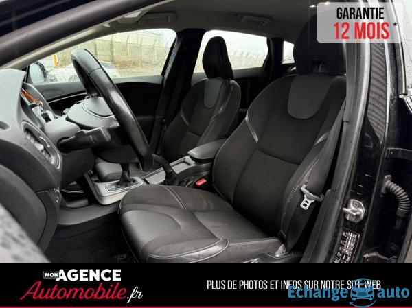 Volvo V40 D2 2.0 120 Ch 5 CYLINDRES MOMENTUM BUSINESS DISTRIBUTION 2024 / GARANTIE 12 MOIS