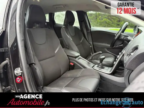 Volvo V40 D2 2.0 120 Ch 5 CYLINDRES MOMENTUM BUSINESS DISTRIBUTION 2024 / GARANTIE 12 MOIS