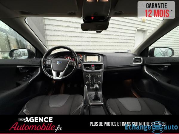Volvo V40 D2 2.0 120 Ch 5 CYLINDRES MOMENTUM BUSINESS DISTRIBUTION 2024 / GARANTIE 12 MOIS