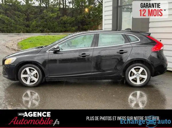 Volvo V40 D2 2.0 120 Ch 5 CYLINDRES MOMENTUM BUSINESS DISTRIBUTION 2024 / GARANTIE 12 MOIS