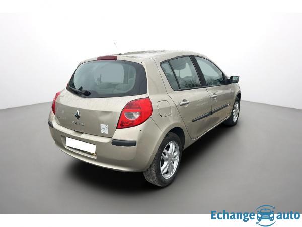 RENAULT CLIO III 1.5 dci privilege BVA