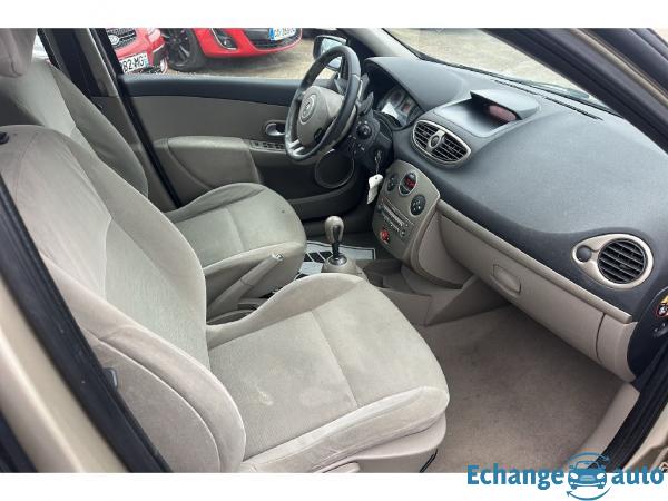 RENAULT CLIO III 1.5 dci privilege BVA