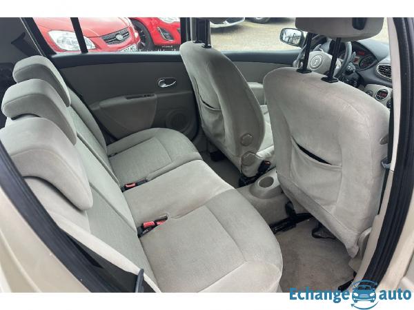 RENAULT CLIO III 1.5 dci privilege BVA