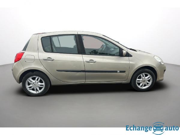 RENAULT CLIO III 1.5 dci privilege BVA