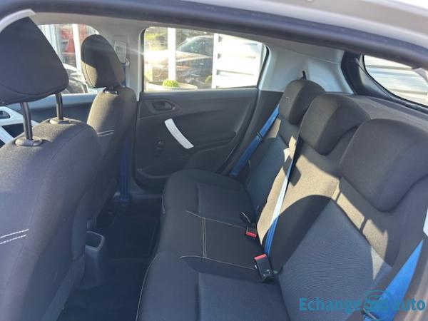 PEUGEOT 208 208 1.2 PureTech 68ch BVM5 Like