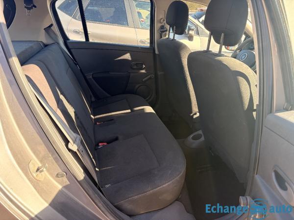 RENAULT CLIO III 1.2i 75ch Zen