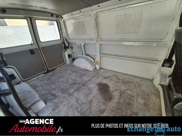 Volkswagen Transporter 2.4d Fourgon 'Pas De CT'