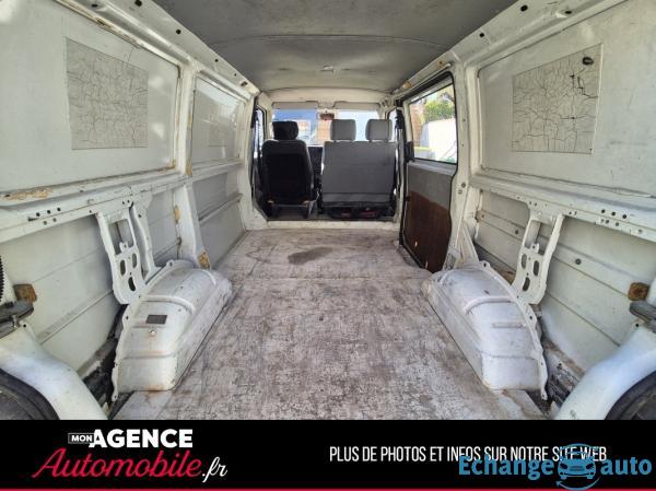 Volkswagen Transporter 2.4d Fourgon 'Pas De CT'