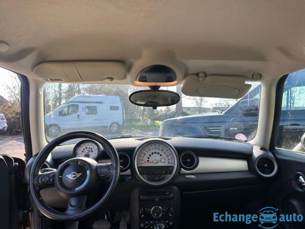 MINI CLUBMAN R55 Clubman 98 ch One Pack Salt A