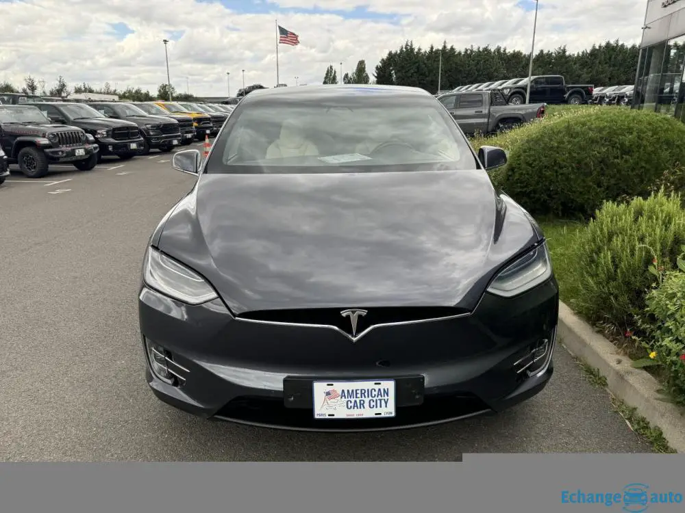 TESLA MODEL X