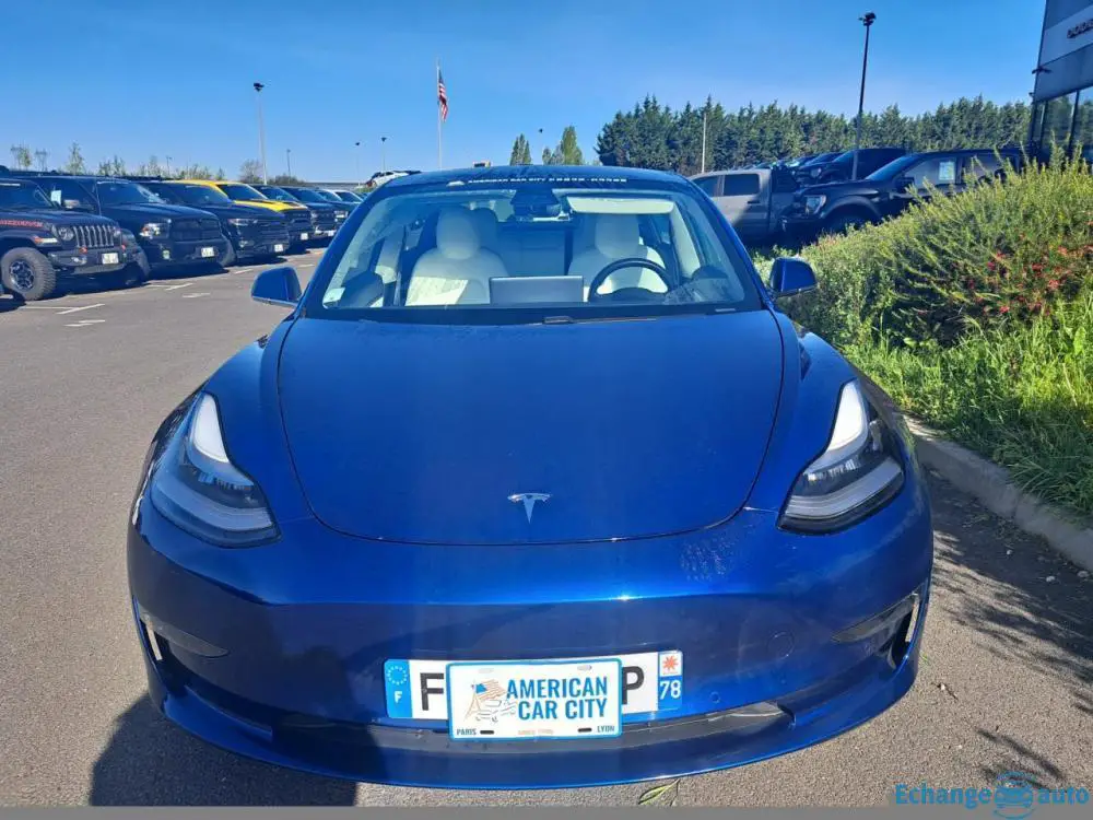TESLA MODEL 3