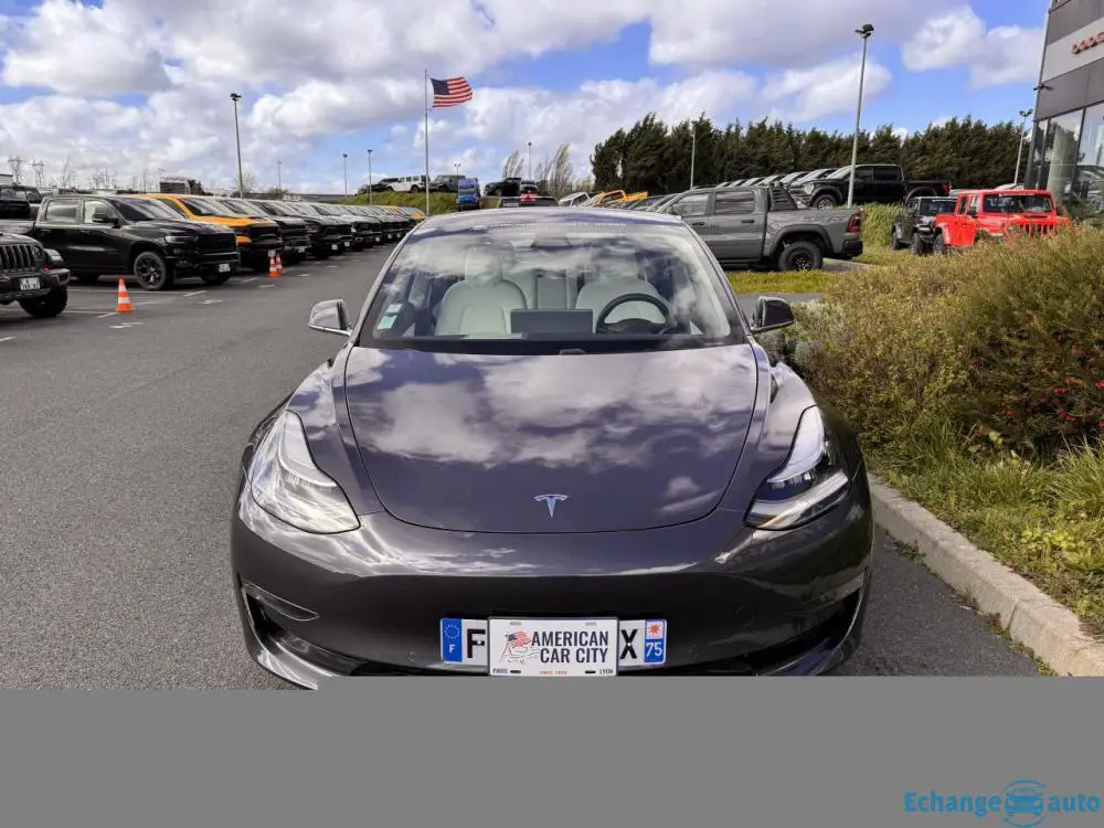 TESLA MODEL 3