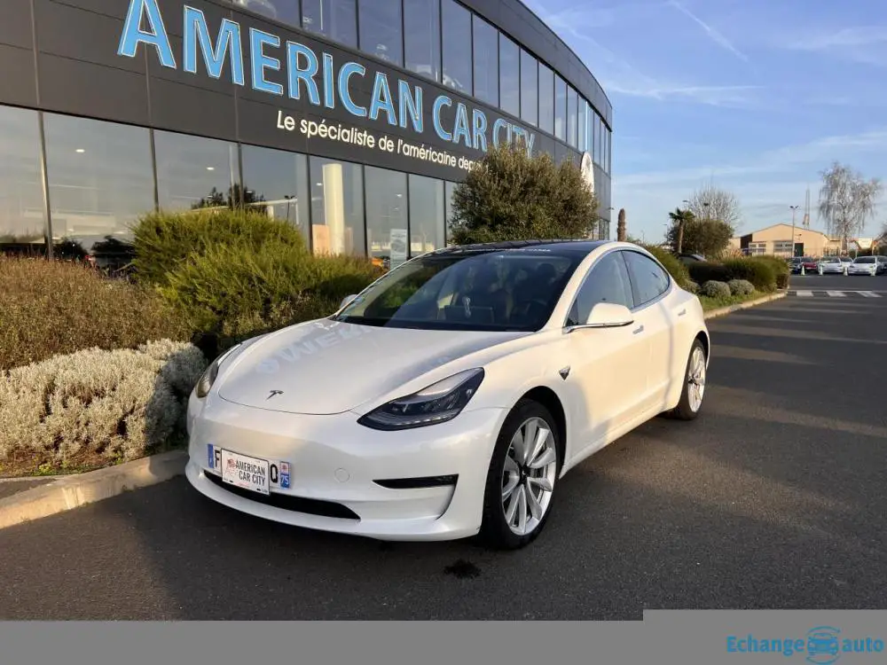 TESLA MODEL 3